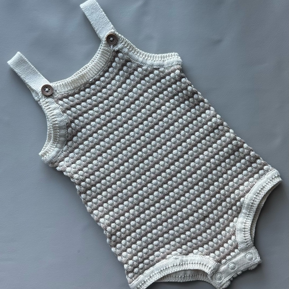 Carter’s Baby Knit Romper Sleeveless Neutral Beige 9M Never Worn